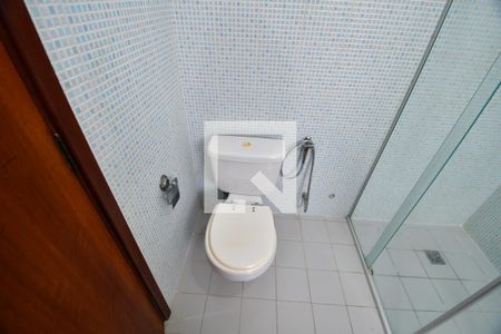 Casa de condomínio à venda com 153m², 3 quartos e 4 vagasBanheiro 1