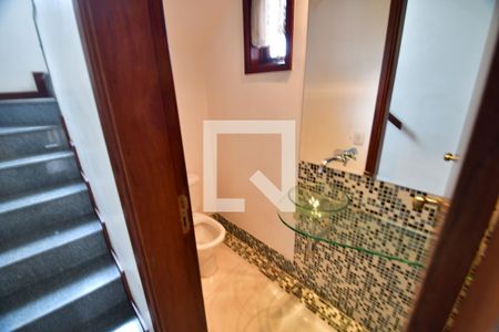 Casa de condomínio à venda com 153m², 3 quartos e 4 vagasLavabo