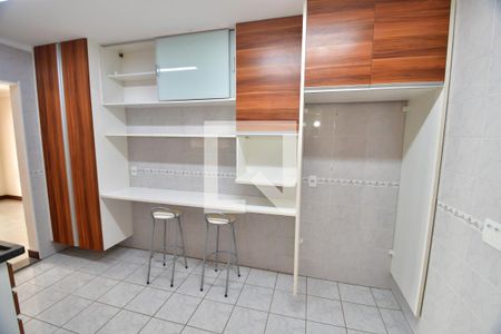 Casa de condomínio à venda com 153m², 3 quartos e 4 vagasCozinha - Armários