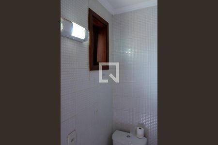 Casa de condomínio à venda com 150m², 4 quartos e 4 vagasBANHEIRO DA ÁREA DE SERVIÇO