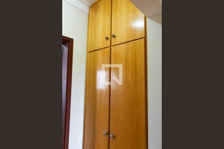 Casa de condomínio à venda com 150m², 4 quartos e 4 vagasCLOSET