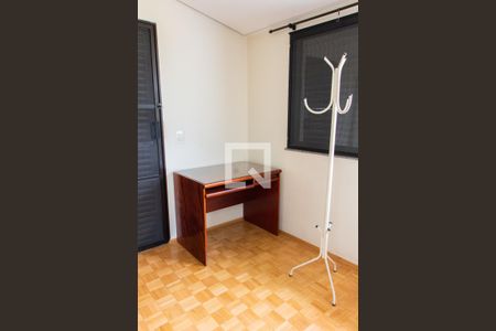 Casa de condomínio à venda com 150m², 4 quartos e 4 vagasSUITE