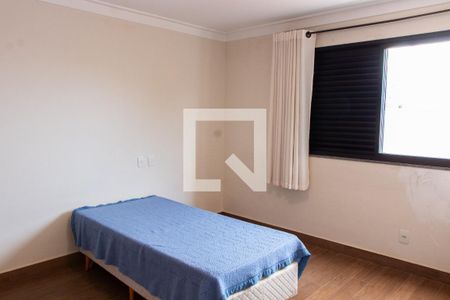 Casa de condomínio à venda com 150m², 4 quartos e 4 vagasSUITE TÉRREO