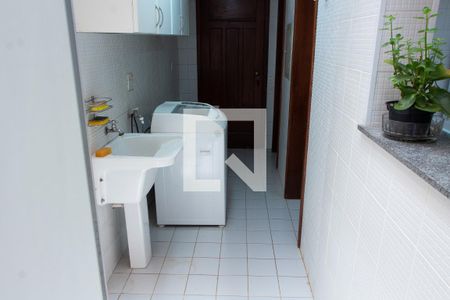 Casa de condomínio à venda com 150m², 4 quartos e 4 vagasÁREA DE SERVIÇO