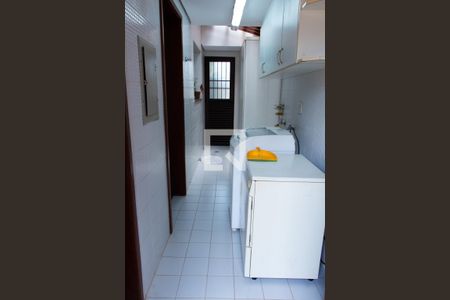 Casa de condomínio à venda com 150m², 4 quartos e 4 vagasÁREA DE SERVIÇO