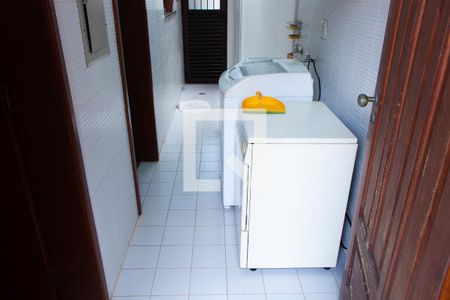 Casa de condomínio à venda com 150m², 4 quartos e 4 vagasÁREA DE SERVIÇO