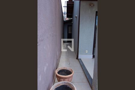 Casa de condomínio à venda com 150m², 4 quartos e 4 vagasCORREDOR LATERAL