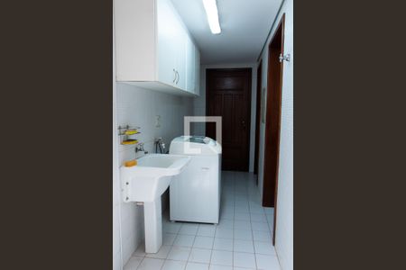 Casa de condomínio à venda com 150m², 4 quartos e 4 vagasÁREA DE SERVIÇO