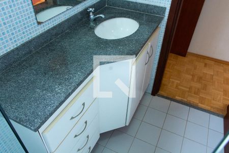 Casa de condomínio à venda com 150m², 4 quartos e 4 vagasBANHEIRO SOCIAL PISO SUPERIOR