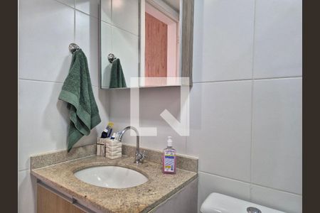 Apartamento à venda com 77m², 3 quartos e 1 vaga Apartamento à venda com 77m², 3 quartos e 1 vagaBanheiro da Suíte