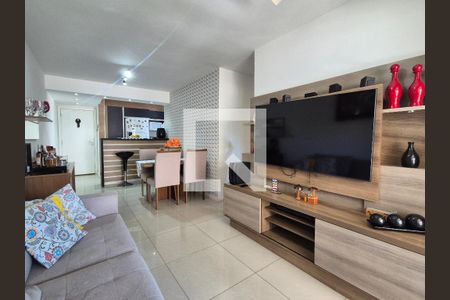 Apartamento à venda com 77m², 3 quartos e 1 vaga Apartamento à venda com 77m², 3 quartos e 1 vagaSala
