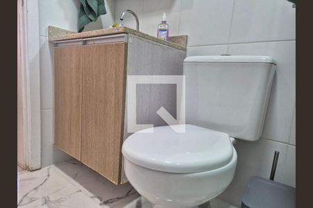 Apartamento à venda com 77m², 3 quartos e 1 vaga Apartamento à venda com 77m², 3 quartos e 1 vagaBanheiro da Suíte