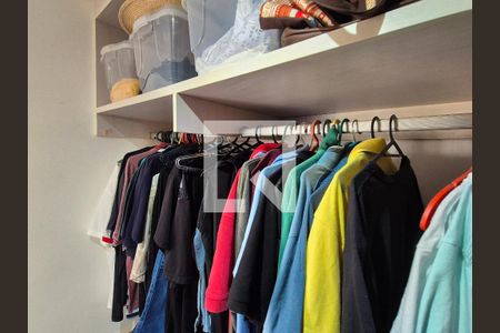 Apartamento à venda com 77m², 3 quartos e 1 vaga Apartamento à venda com 77m², 3 quartos e 1 vagaCloset da suíte