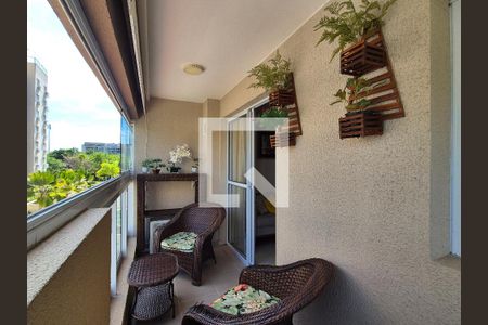 Apartamento à venda com 77m², 3 quartos e 1 vaga Apartamento à venda com 77m², 3 quartos e 1 vagaVaranda