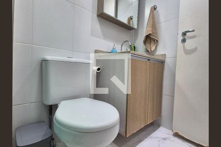 Apartamento à venda com 77m², 3 quartos e 1 vaga Apartamento à venda com 77m², 3 quartos e 1 vagaBanheiro Social