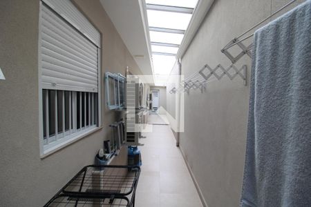 Casa para alugar com 295m², 4 quartos e 6 vagasCorredor