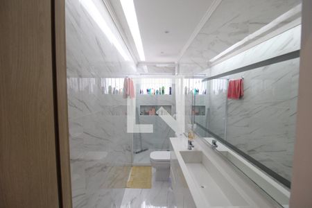 Casa para alugar com 295m², 4 quartos e 6 vagasBanheiro 1