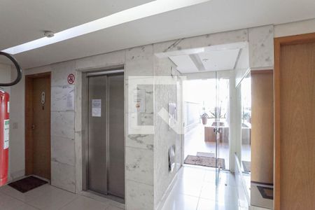 Apartamento à venda com 80m², 3 quartos e 2 vagas Apartamento à venda com 80m², 3 quartos e 2 vagasHall de entrada