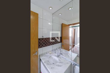 Apartamento à venda com 80m², 3 quartos e 2 vagas Apartamento à venda com 80m², 3 quartos e 2 vagasBanheiro da suíte