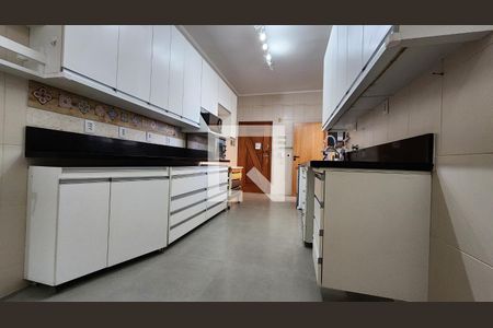 Apartamento para alugar com 202m², 4 quartos e 2 vagasCozinha