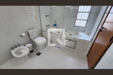 Apartamento para alugar com 202m², 4 quartos e 2 vagasBanheiro da Suíte 1