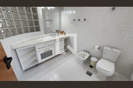 Apartamento para alugar com 202m², 4 quartos e 2 vagasBanheiro da Suíte 1