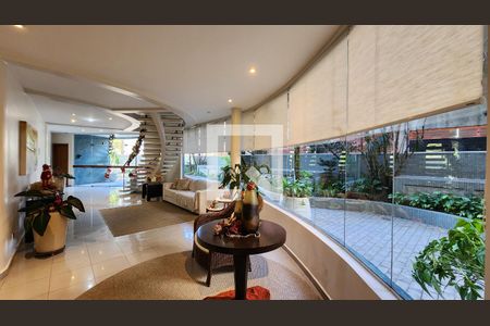 Apartamento para alugar com 202m², 4 quartos e 2 vagasHall de entrada