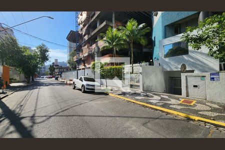 Apartamento para alugar com 202m², 4 quartos e 2 vagasVista da Rua