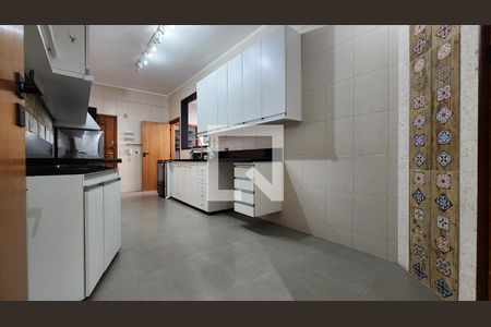 Apartamento para alugar com 202m², 4 quartos e 2 vagasCozinha