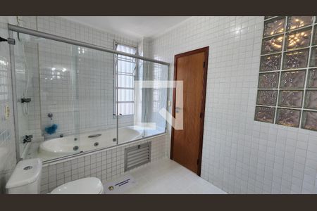 Apartamento para alugar com 202m², 4 quartos e 2 vagasBanheiro da Suíte 1