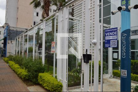 Fachada + Plaquinha de apartamento à venda com 1 quarto, 47m² em Cambuci, São Paulo