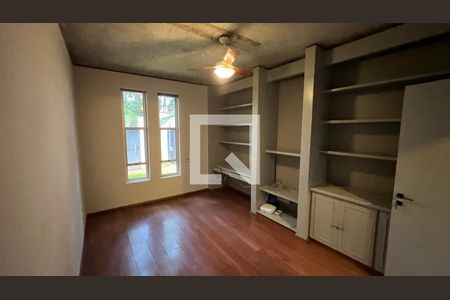 Casa à venda com 450m², 4 quartos e 4 vagasEscritório