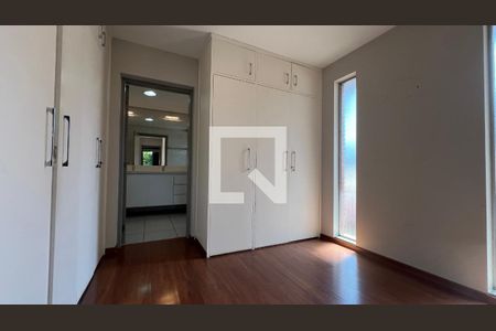 Casa à venda com 450m², 4 quartos e 4 vagasCloset da suíte 2