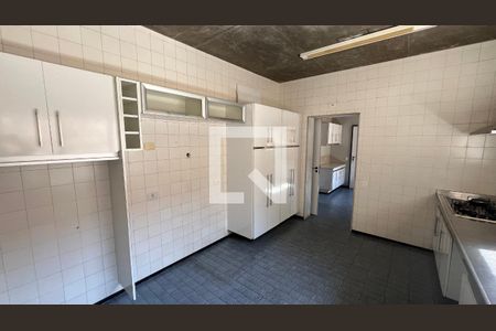 Casa à venda com 450m², 4 quartos e 4 vagasCozinha