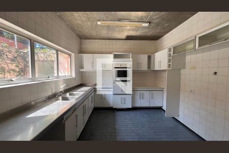 Casa à venda com 450m², 4 quartos e 4 vagasCozinha