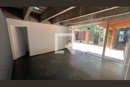 Casa à venda com 450m², 4 quartos e 4 vagasSalão
