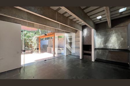 Casa à venda com 450m², 4 quartos e 4 vagasSalão