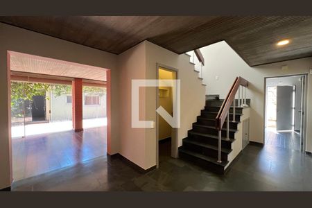 Casa à venda com 450m², 4 quartos e 4 vagasHall