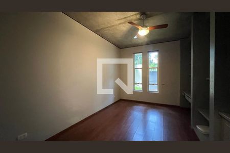 Casa à venda com 450m², 4 quartos e 4 vagasEscritório