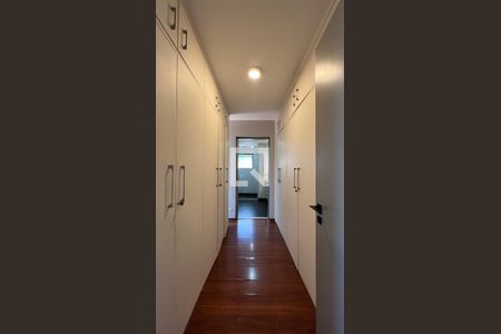 Casa à venda com 450m², 4 quartos e 4 vagasCloset da suíte 1