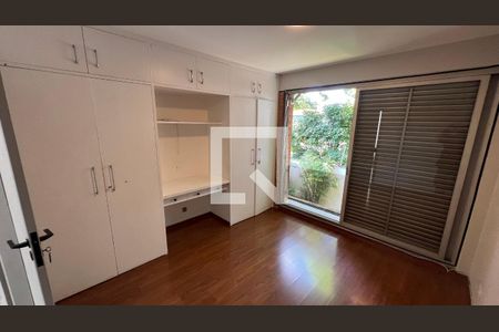 Casa à venda com 450m², 4 quartos e 4 vagasQuarto 2