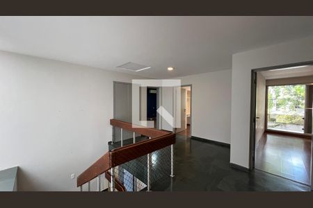 Casa à venda com 450m², 4 quartos e 4 vagasLiving