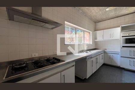 Casa à venda com 450m², 4 quartos e 4 vagasCozinha