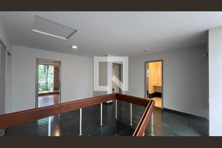 Casa à venda com 450m², 4 quartos e 4 vagasLiving