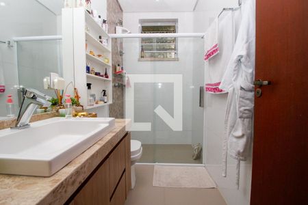 Casa à venda com 300m², 5 quartos e 2 vagas Casa à venda com 300m², 5 quartos e 2 vagasBanheiro/Quarto 2