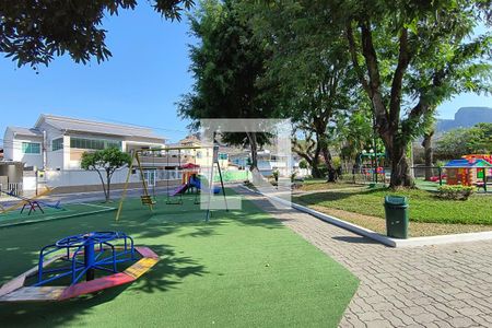 Casa de condomínio para alugar com 187m², 4 quartos e 1 vagaÁrea comum - Playground