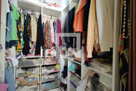 Casa de condomínio para alugar com 187m², 4 quartos e 1 vagaCloset do Quarto 2 - Suíte