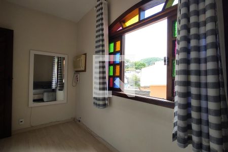 Casa de condomínio para alugar com 187m², 4 quartos e 1 vagaQuarto 1