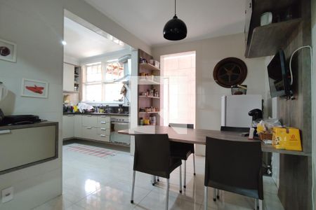 Casa de condomínio para alugar com 187m², 4 quartos e 1 vagaCozinha 