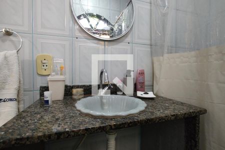 Casa de condomínio para alugar com 187m², 4 quartos e 1 vagaBanheiro do Quarto 2 - Suíte